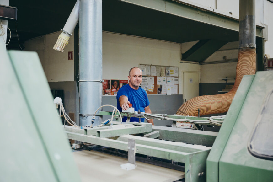 Moll Industries TechnoPhysik Group (TPG) Mitarbeiter mit dem Blick in die Kamera Foto &copy;&nbsp;Lara Freiburger